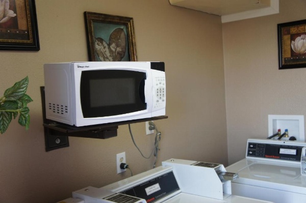 Park Avenue Inn & Suites image 20